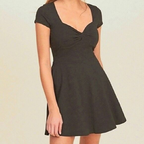 Hollister Dresses & Skirts - Hollister Babydoll Mini Dress Women's size medium Black Preppy y2k Fit and Flare